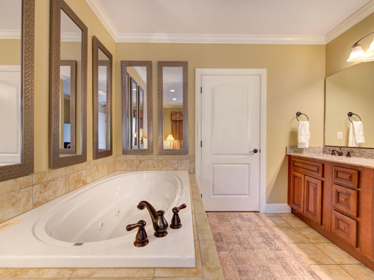 City Bear, 2Br, Pool, Spa, Downtown Gatlinburg, Sleeps 6 Lejlighed Eksteriør billede