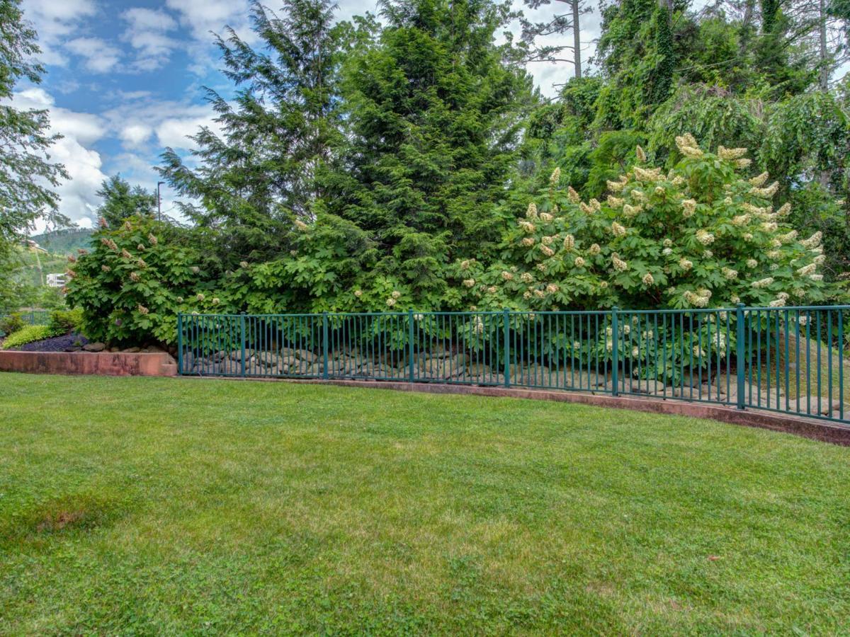 City Bear, 2Br, Pool, Spa, Downtown Gatlinburg, Sleeps 6 Lejlighed Eksteriør billede